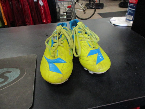 Used Diadora Verona 2 Size 2 Soccer Cleats