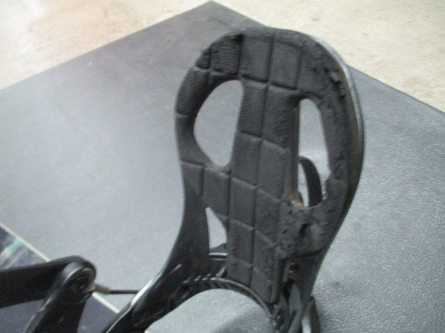 Load image into Gallery viewer, Used Salomon Subject 162CM Snowboard W/ K2 Bindings
