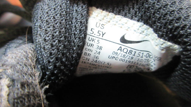 Load image into Gallery viewer, Used Nike Vapor Ultra Fly 2 Keystone Baseball Cleats - Size Youth 5.5
