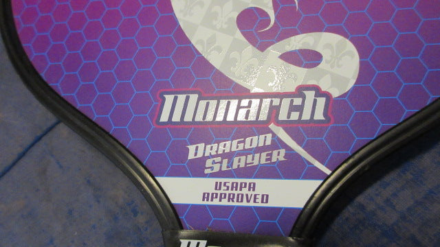 Load image into Gallery viewer, Used Monarch Dragon Slayer Pickleball Paddle - crack &amp; chipping
