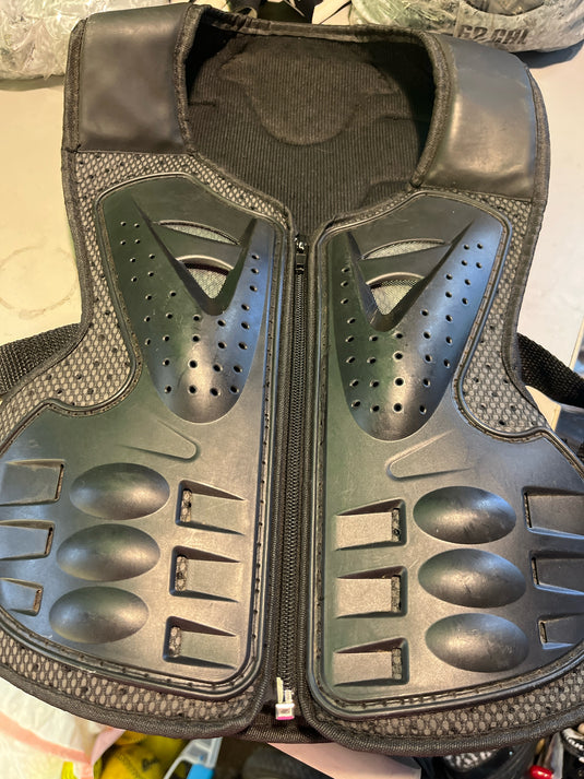 Used Star Knight Small Chest protector black with zipper