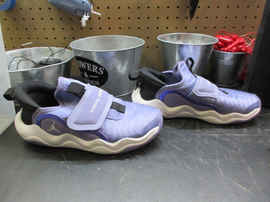 Used Jordan Kids 23/7 Sneakers - Size Youth 2