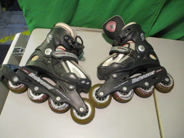 Load image into Gallery viewer, Used BladeRunner Abec 1 Adjustable Youth In-line Skates
