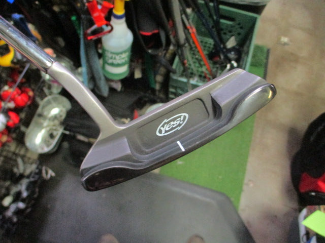 Load image into Gallery viewer, Used Yes! C-Groove Tracy II Right Hand Putter
