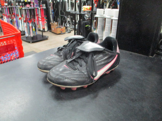 Used Nike youth cleats (size 12c)