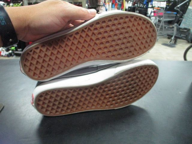 Load image into Gallery viewer, Used Vans Off the Wall Size 7 Sneakers
