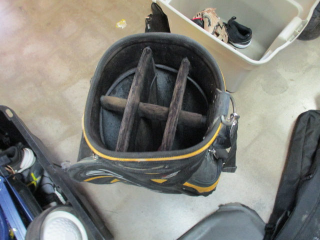 Load image into Gallery viewer, Used Taylormade R5 Hundreds Series Staff Golf Bag
