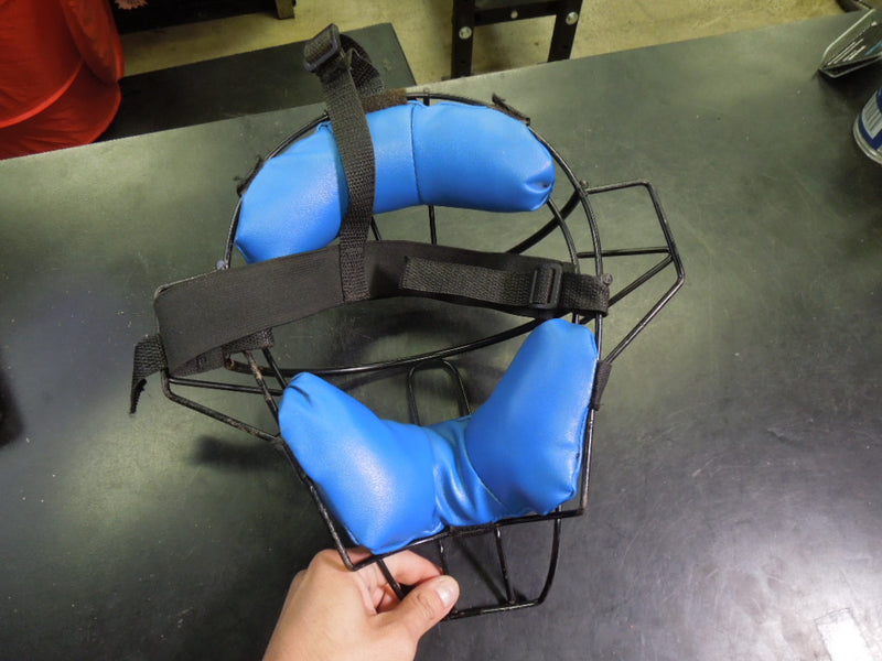Load image into Gallery viewer, Used Unbranded Traditional Two Piece Catchers Mask
