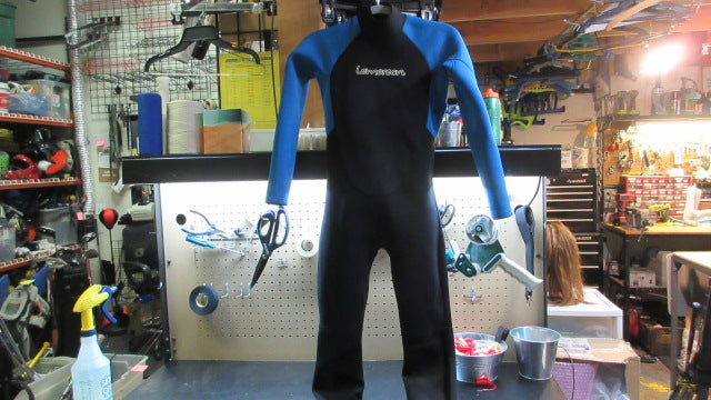 Load image into Gallery viewer, Used Lemorecn Wetsuit - Size 14

