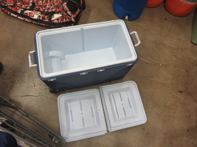 Load image into Gallery viewer, Heavy Use Rubbermaid Rolling Ice Chest with Cold Chill Removable Lids
