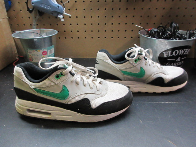 Load image into Gallery viewer, Used Nike Air Max 1 Sneakers - Size Youth 6
