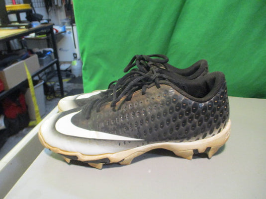 Used Nike Vapor Size 8 Cleats (Has Wear)