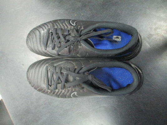 Used Nike Legend 10 pro turf tiempo low in black and blue size 7.5