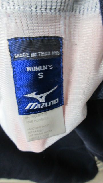 Load image into Gallery viewer, Used Mizuno Elastic Bottom Softball Pants Adult Size Navy - wear
