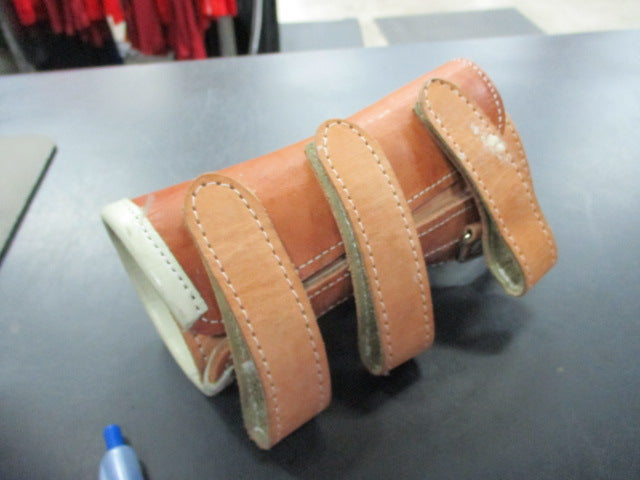 Load image into Gallery viewer, Used Leather Wrist Brace

