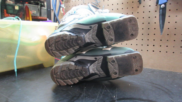 Load image into Gallery viewer, Used Salomon Quest 80w Energyzer Ski Boots - Size 24
