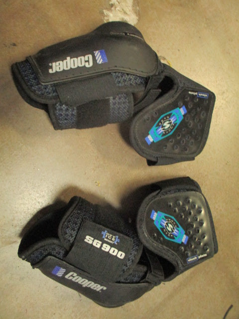 Load image into Gallery viewer, Used Cooper Senior Hockey Elbow Pads
