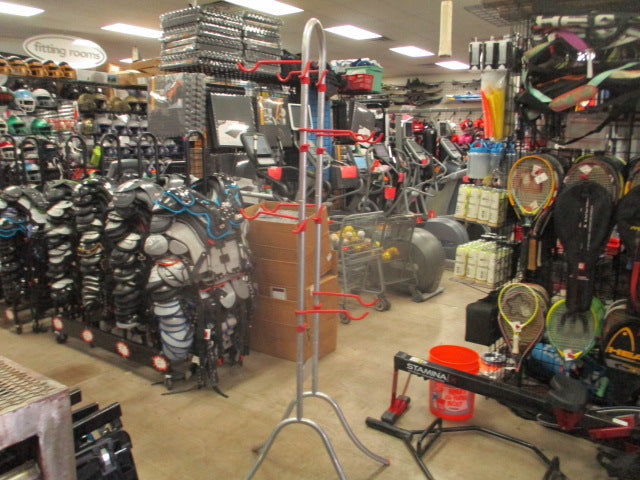 Load image into Gallery viewer, Used Freestanding 4 Bike Gravity Display Rack

