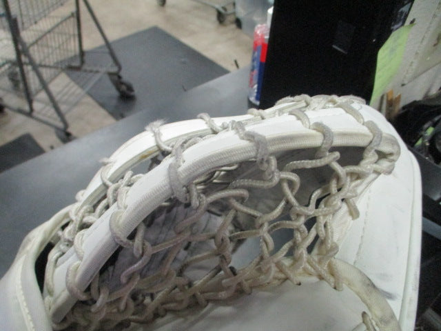 Load image into Gallery viewer, Used CCM P2.9 Sr Hockey Goalie Glove

