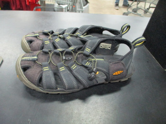 Used Keen Size 6 Water Shoes