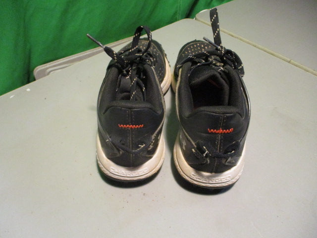 Load image into Gallery viewer, Used Under Armour Charged Turf Shoes Size 3Y
