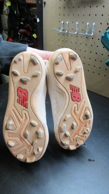 Load image into Gallery viewer, Used New Balance 4040v7 Size 1 Cleats
