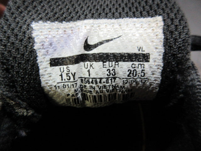 Load image into Gallery viewer, Used Nike Vapor Baseball Cleats - Size Youth 1.5
