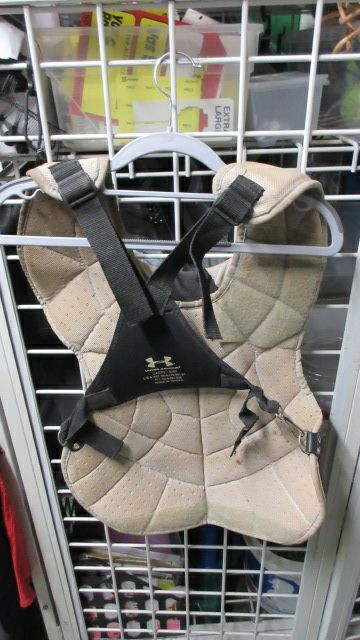 Load image into Gallery viewer, Used Under Armour Senior Chest Protector - 15.5&quot;
