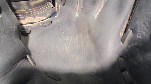 Load image into Gallery viewer, Used Mizuno MVP Prime 11.75&quot; Glove - RHT - small wear
