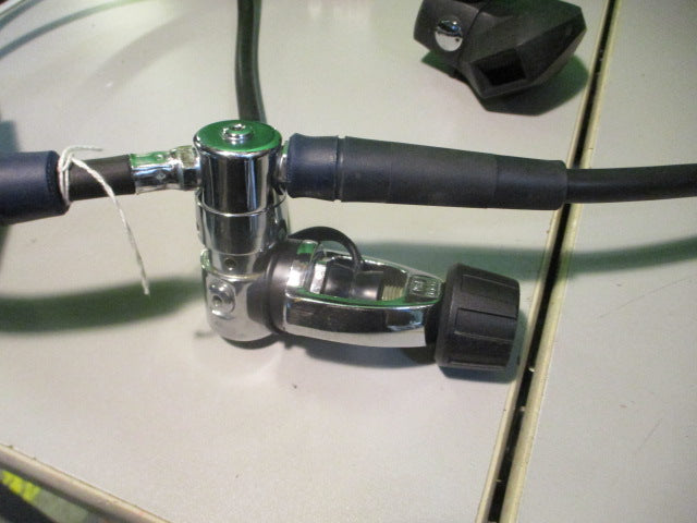 Load image into Gallery viewer, Used Scuba Pro MK10 Scuba Regulator
