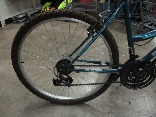 Used Roadmaster Granite Peak 18 Speed Mountain Bike (Needs Service)