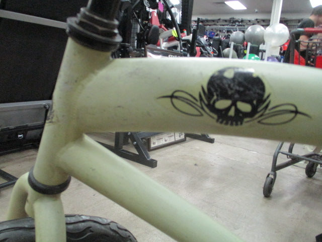 Load image into Gallery viewer, Used Skull X Bones 24&quot; Beach Cruiser
