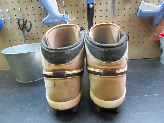 Load image into Gallery viewer, Used Nike Jordan 1 Football Cleats - Size 13

