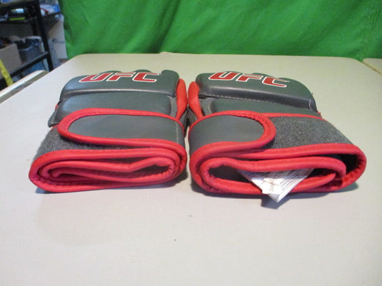 Used UFC Size S/M Sparing Gloves