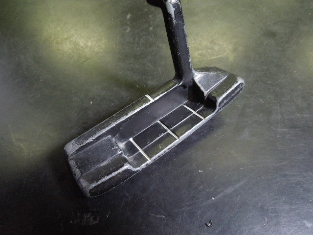 Load image into Gallery viewer, Used Black Left Hand Blade Putter
