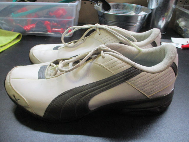 Load image into Gallery viewer, Used Puma Golf Shoes Size 9

