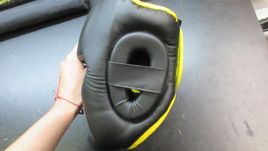 Used Victory Boxing Head Gear - Size Youth Large