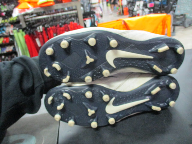 Load image into Gallery viewer, Used Nike Hurricane Size 7 Lacrosse Cleats
