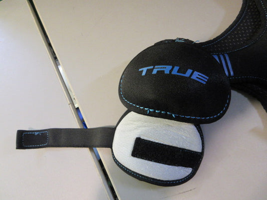Used True Kids Size Small Ice Hockey Shoulder Pads