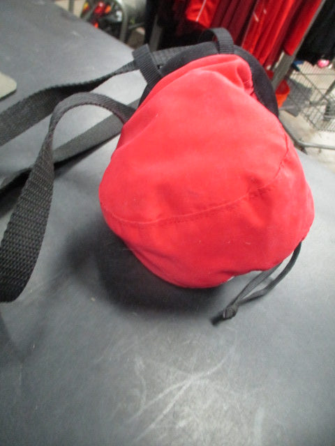 Load image into Gallery viewer, Used Prana CHALK BAG With Belt
