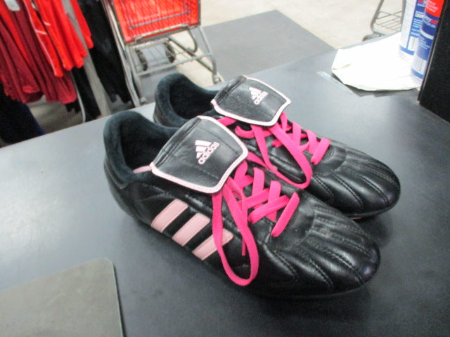 Load image into Gallery viewer, Used Adidas Soccer Cleats Size 5.5
