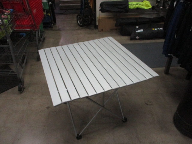 Load image into Gallery viewer, Used Portable Folding Camp Table (Damaged Still Usable)
