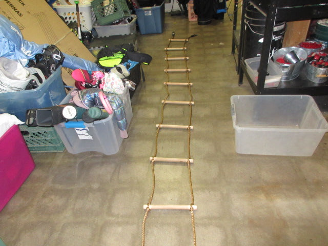 Load image into Gallery viewer, Used Wood Ladder - 14ft
