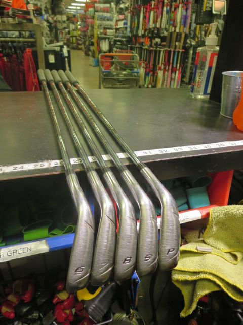 Load image into Gallery viewer, Used TaylorMade Burner 2.0 5pc Right Hand Iron Set 6-9i and Pw
