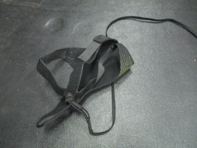 Load image into Gallery viewer, Used SKLZ Star-Kick Soccer Trainer
