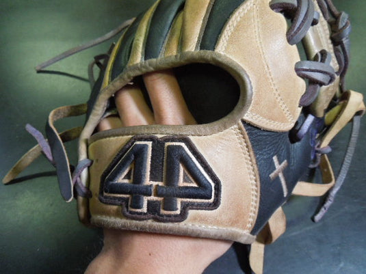 Used 44PRO Signiture Series Custom JP11 11.5" RHT Infield Glove