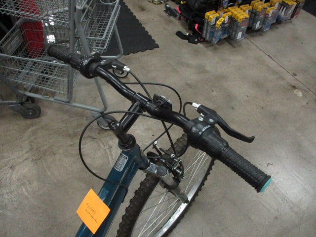Load image into Gallery viewer, Used Roadmaster Granite Peak 18 Speed Mountain Bike (Needs Service)
