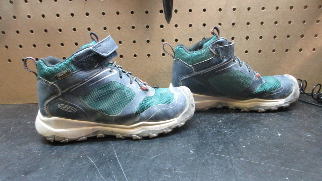 Load image into Gallery viewer, Used Keen Big Kids' Wanduro Waterproof Boot - Size Youth 12
