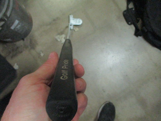 Load image into Gallery viewer, Used Wyle Labratories 2 Ball RH 35" Putter
