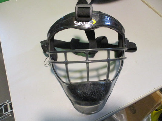 Used SKLZ Fielders Mask